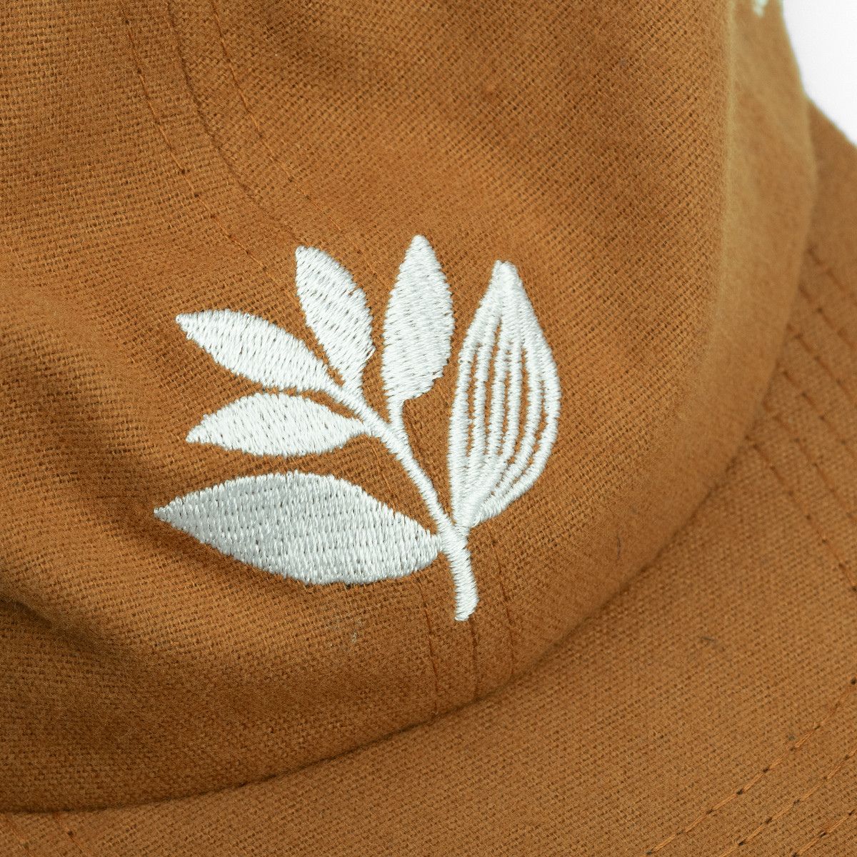 « Magenta » League cap